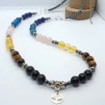Collier en véritables pierres naturelles 7 chakras en perles 8mm