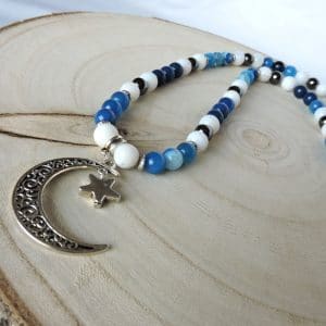 Collier en Agate bleue, Opale et Hématite avec une breloque Lune et Etoile