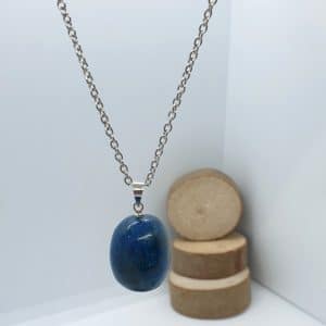 Collier pendentif en véritable pierre naturelle d'Apatite bleue