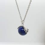 Pendentif mains avec une véritable pierre de Lapis-lazuli de 15mm