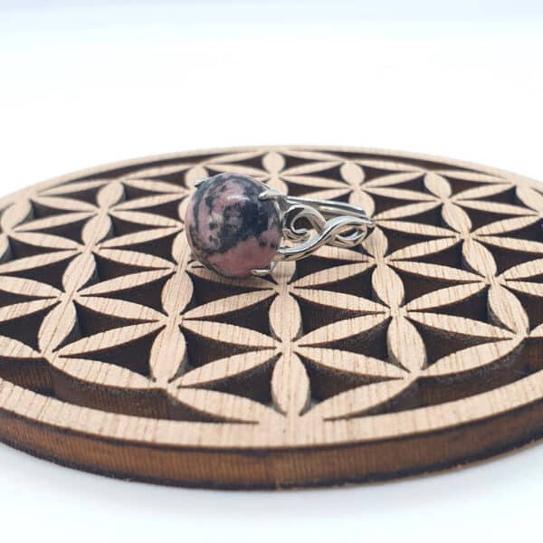 Bague en Rhodonite naturelle montée sur de l'argent 925 ajustable