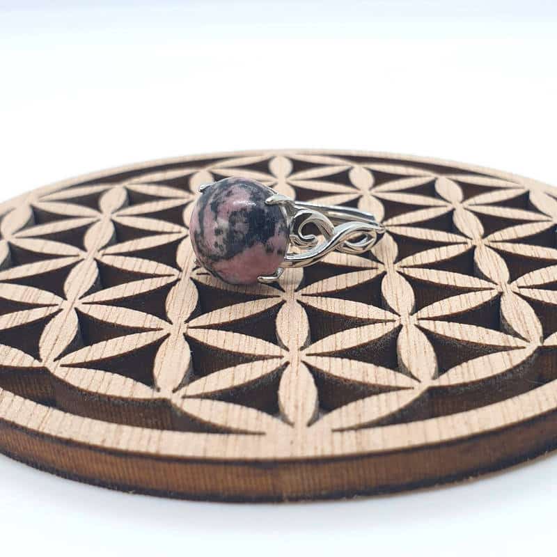 Bague en Rhodonite naturelle montée sur de l’argent 925 ajustable