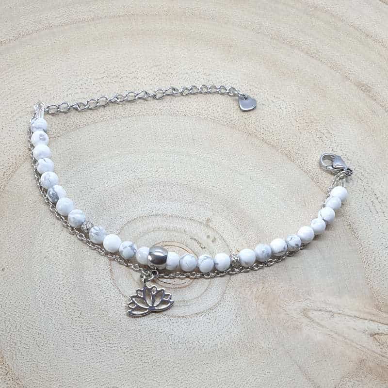 Bracelet double rang en véritables pierres naturelles d’Howlite en perles 4mm et en acier inoxydable argent