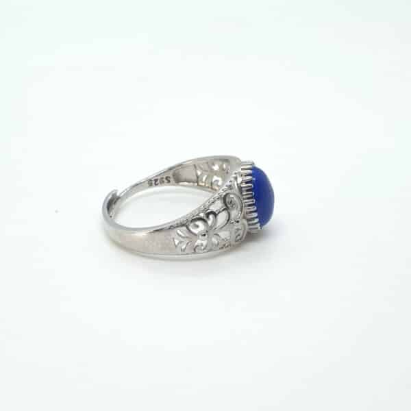 Bague en argent 925 ajustable avec une pierre naturelle de Lapis-lazuli